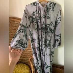 Gorgeous collared, trapeze dress